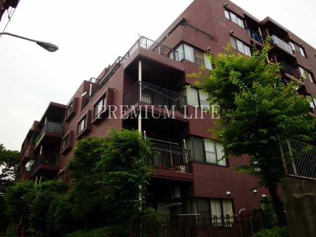 Local appearance photo. Clean year Cascade has 1985 built apartment