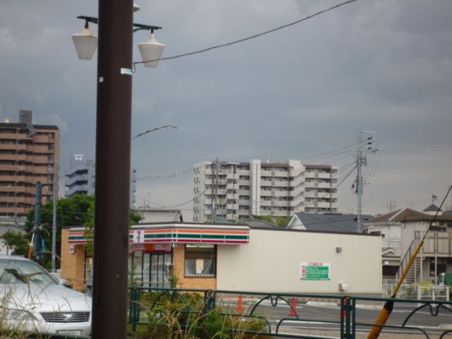 Convenience store. 240m to Seven-Eleven (convenience store)
