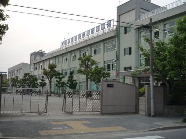 Junior high school. Municipal Matsue sixth junior high school (junior high school) up to 580m