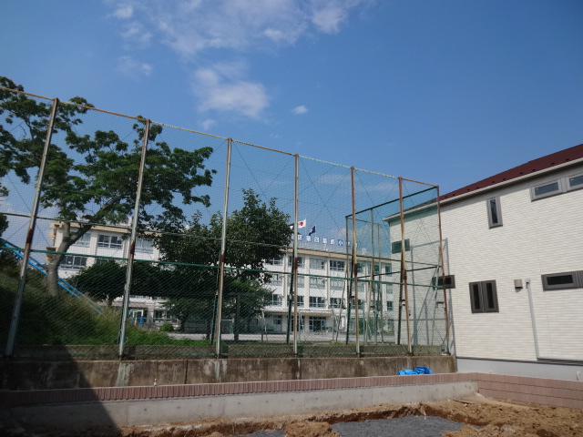 Primary school. 658m to Edogawa Ward fourth Kasai elementary school (elementary school)