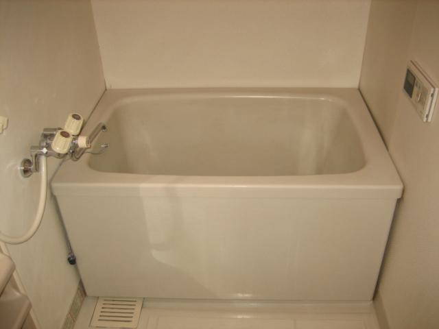 Bath. Bathroom (see separate Room No.)