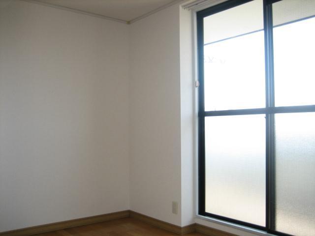 Living and room. Western-style (see separate Room No.)