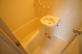 Bath. bus ・ It is another toilet