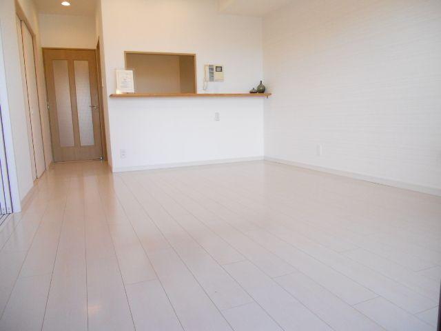 Living. Spacious LDK13.4 Pledge