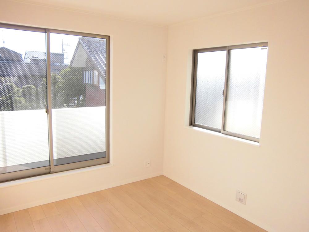 Non-living room. Western is