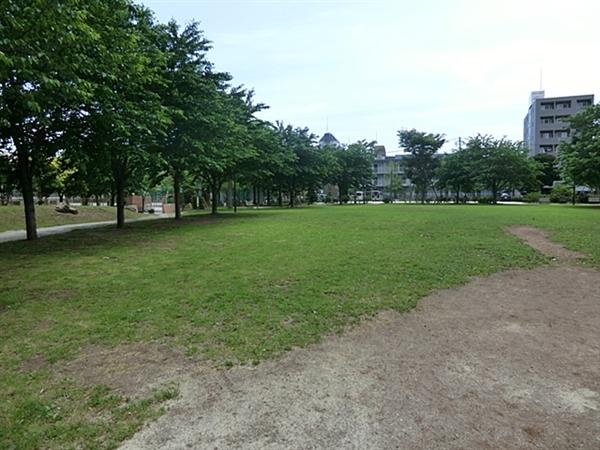 park. 620m until Higashikasai zelkova park