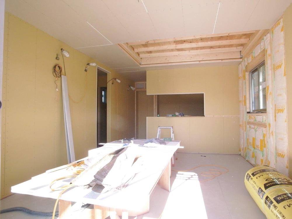 Living. 2013 December 14, shooting