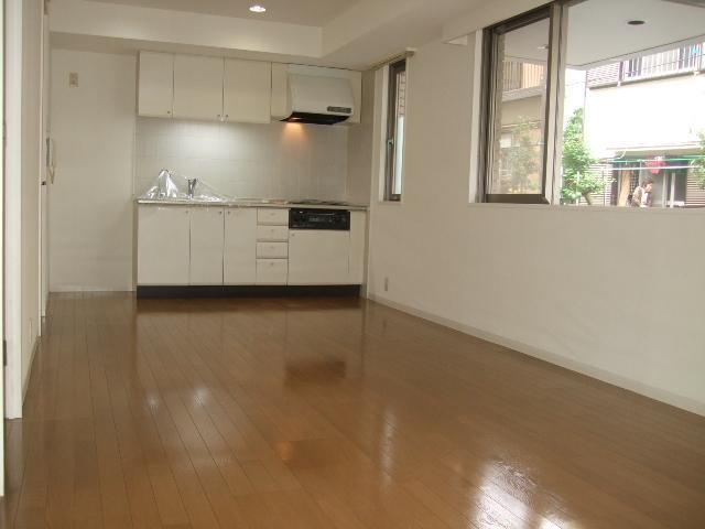 Living and room. Living (the same type)