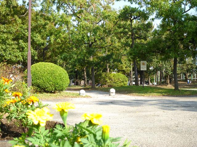 park. 450m to Shinozaki park