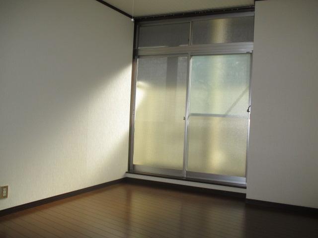 Living and room. Western-style 2