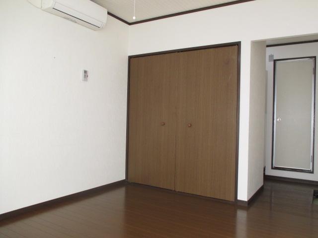 Living and room. Western-style 2