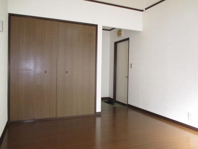 Living and room. Western-style 3