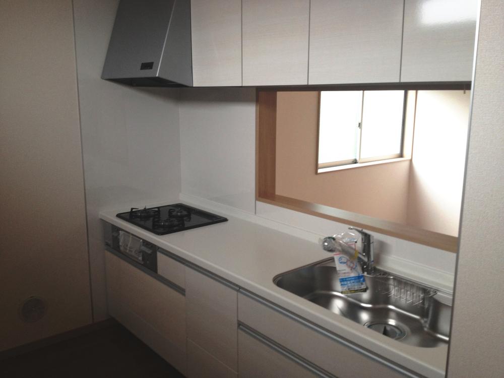 Kitchen. Popular face-to-face kitchen to wife