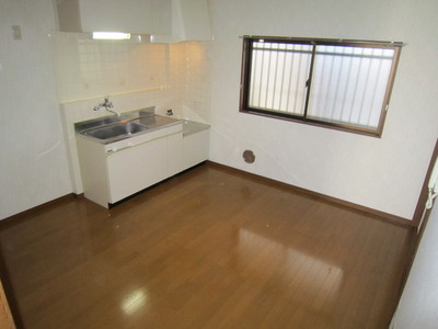 Living and room. Bright dining