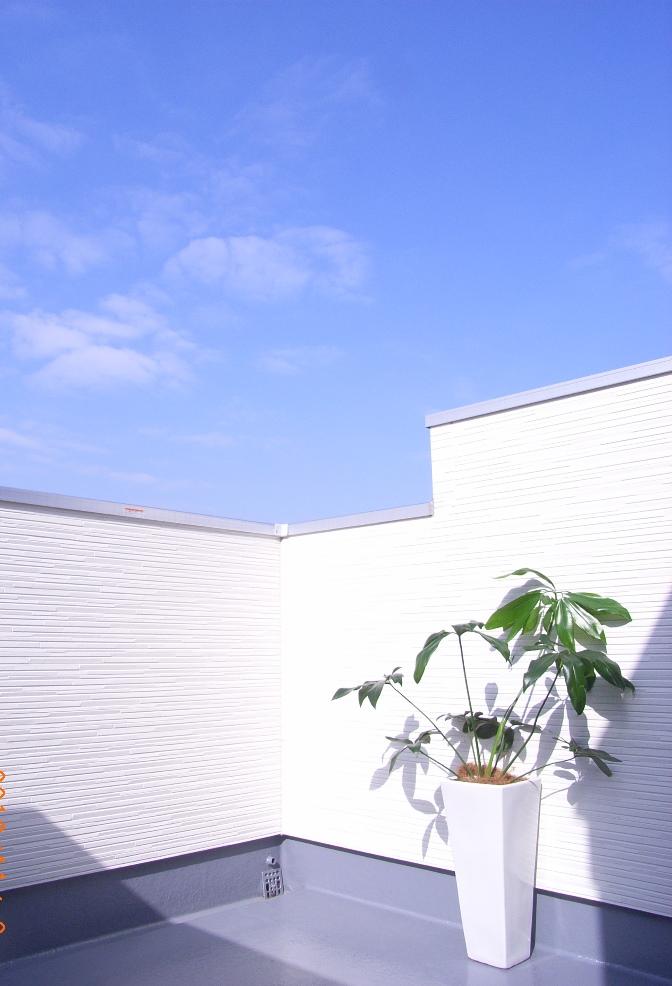 Balcony. Open rooftop balcony