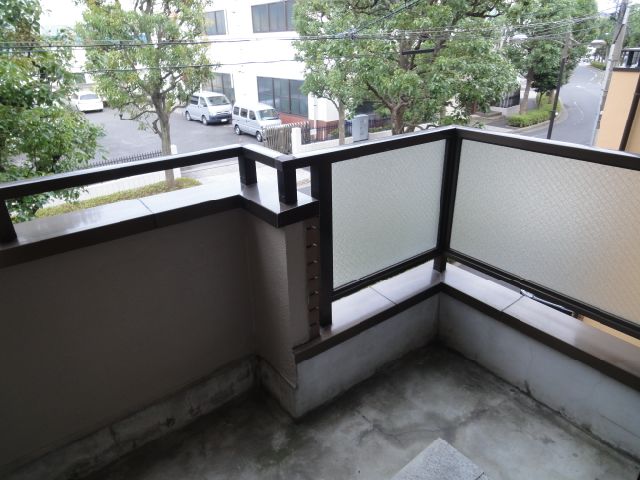 Balcony. It is a veranda.