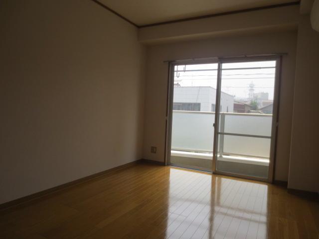 Living and room. Western-style 2