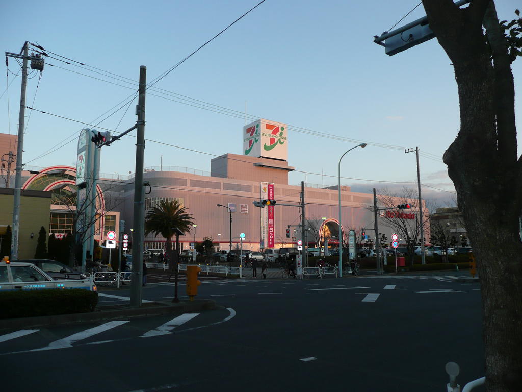 Shopping centre. 1135m until Gee Yu Ito-Yokado Kasai store (shopping center)