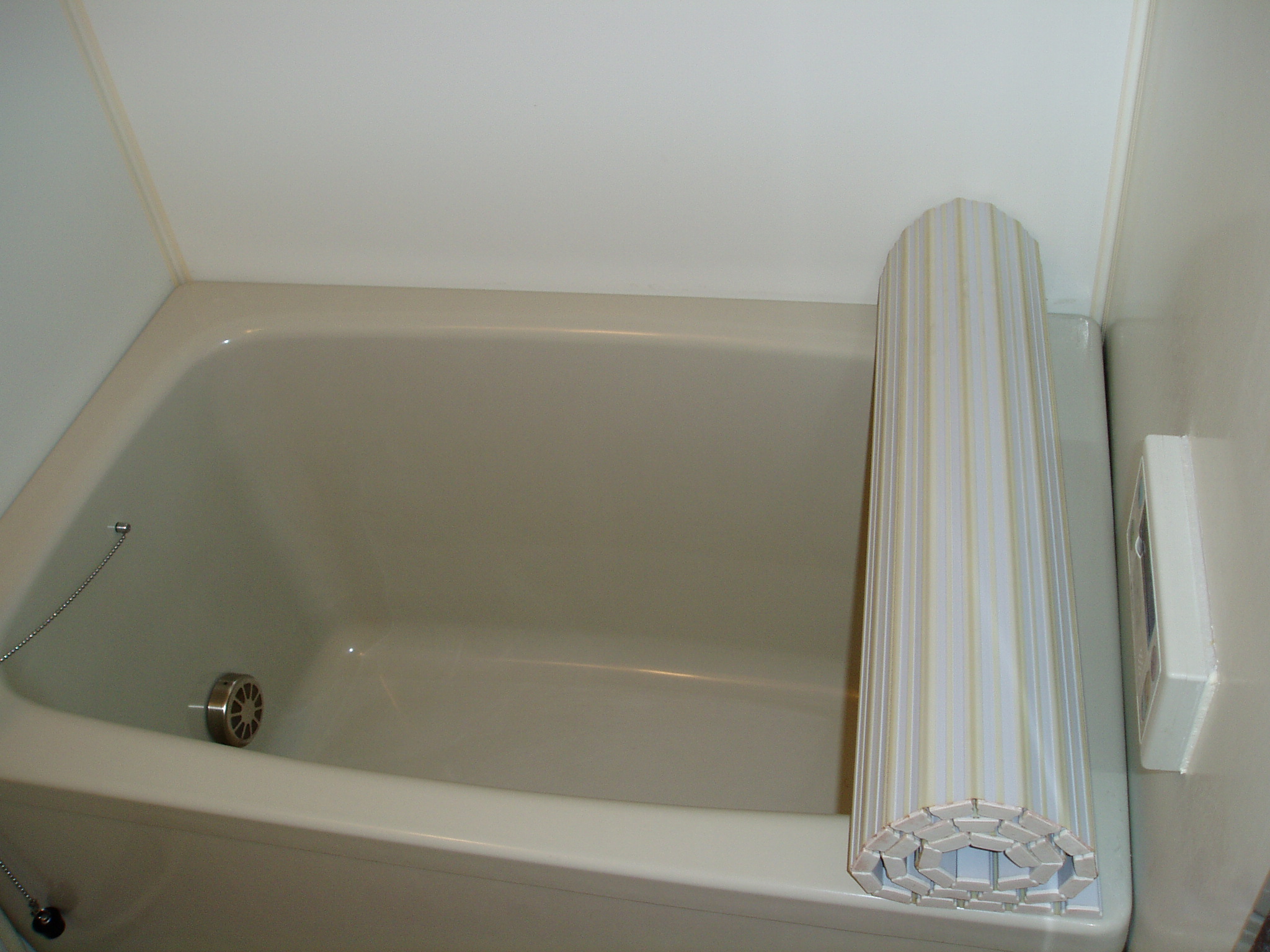 Bath. Indoor reference photograph