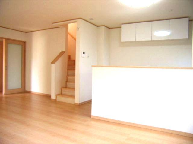 Same specifications photos (living). It is the example of construction