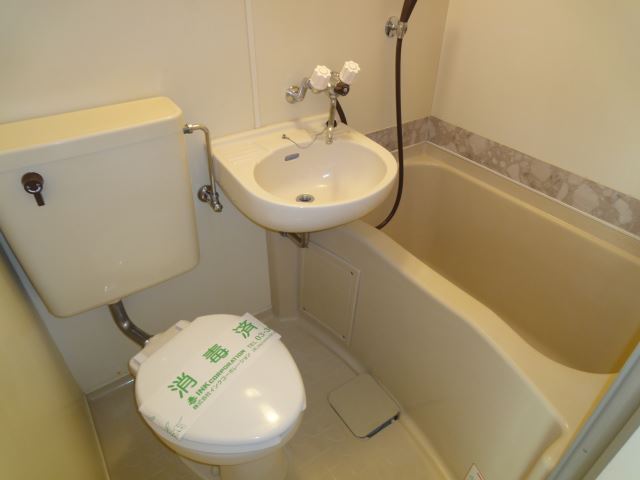 Bath. bath ・ Toilets are together