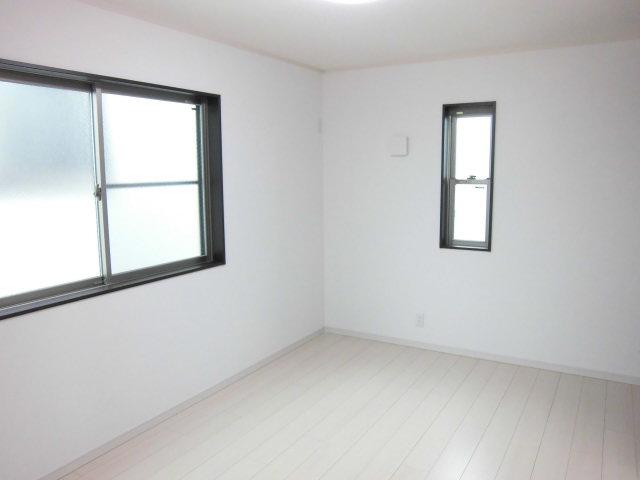 Non-living room. Western is