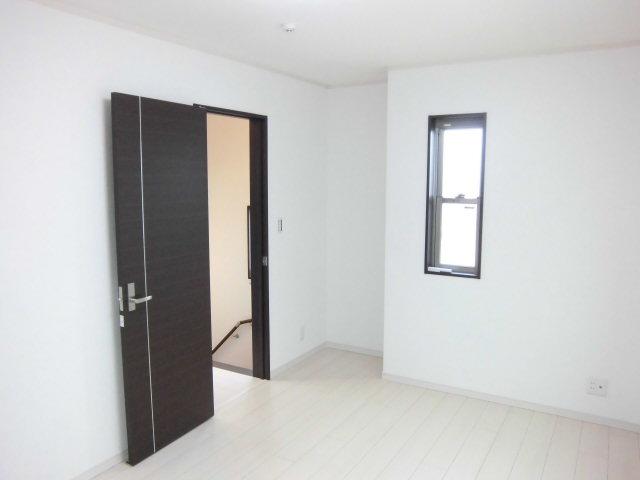 Non-living room. Western is