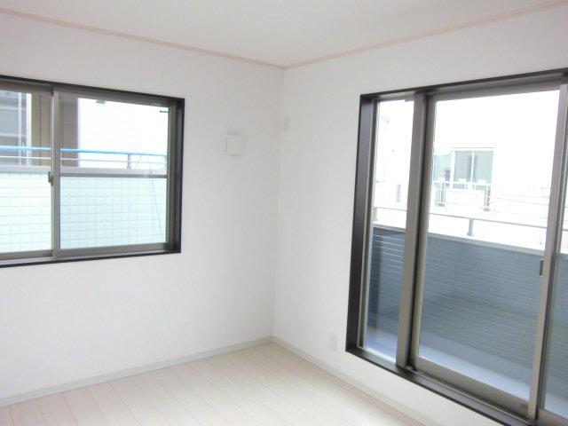 Non-living room. Western is