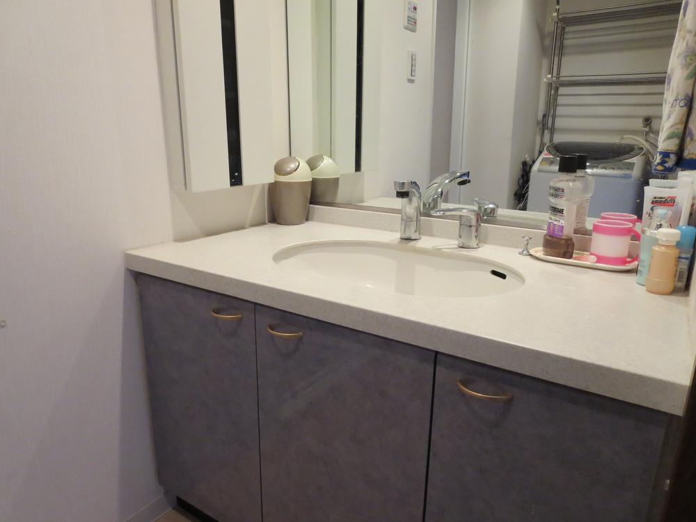 Wash basin, toilet. Single faucet lever ・ shower ・ Basin outlet equipment