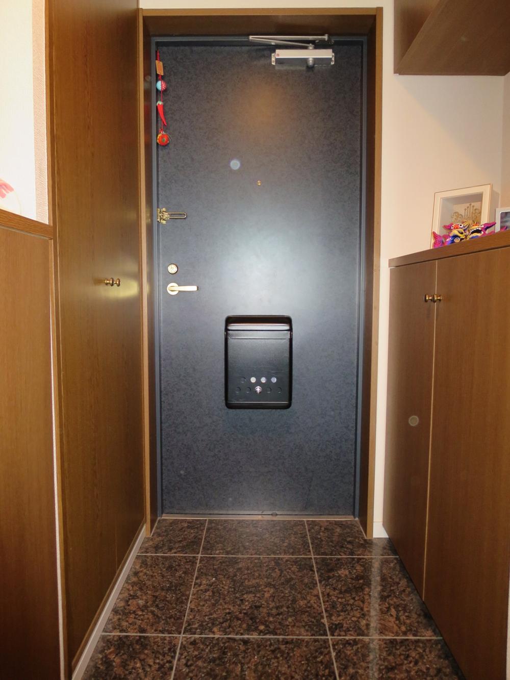 Entrance. Entrance around is housed plenty