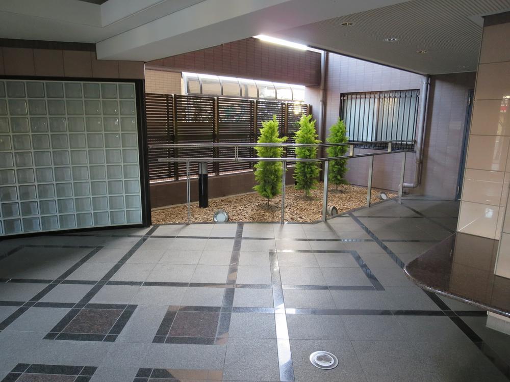 lobby. Entrance entrance hall with a calm that was fused to the green