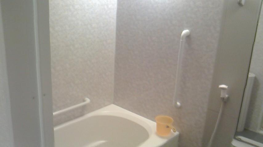 Bathroom. It is a bathroom with a ventilation dryer. House cleaning is also certainly please visit the beautiful state that has been completed.