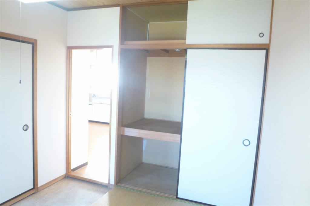 Receipt. Storage lot