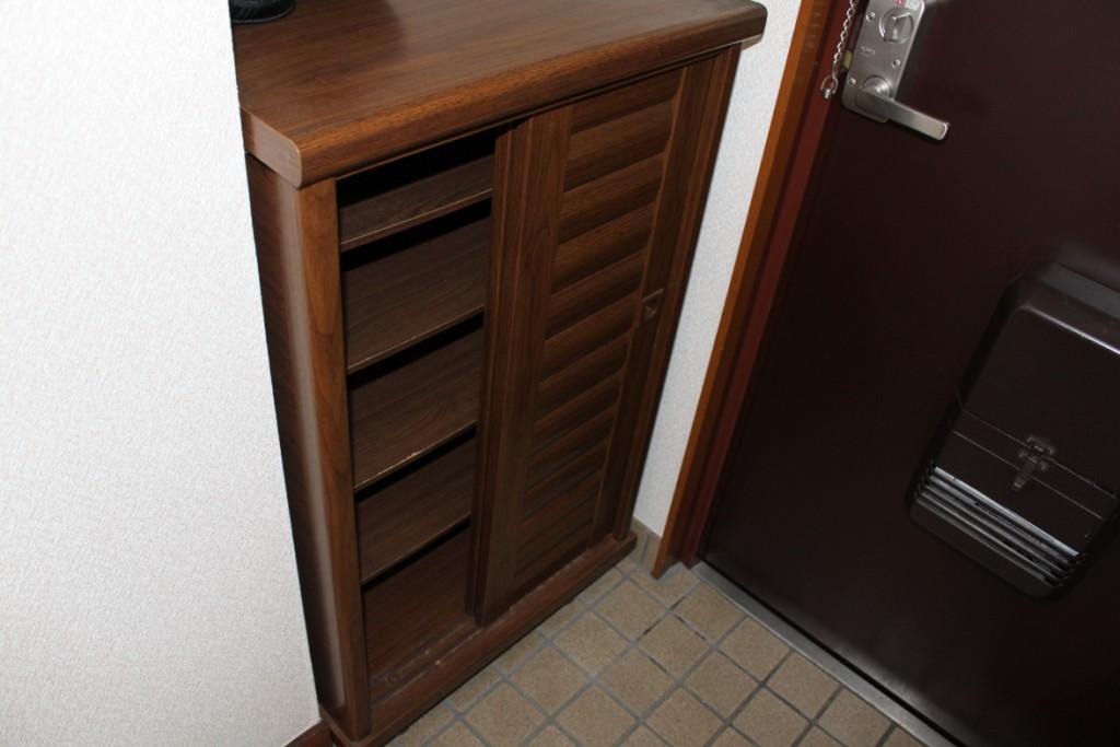 Receipt. Shoes closet