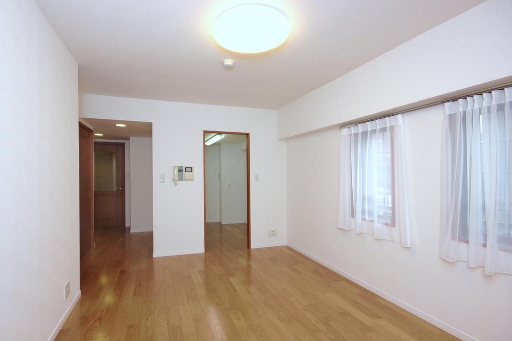 Living. About 10.0 Pledge of living dining