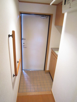 Entrance. Entrance with a shoe box