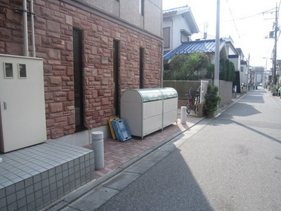 Other common areas. Private garbage yard