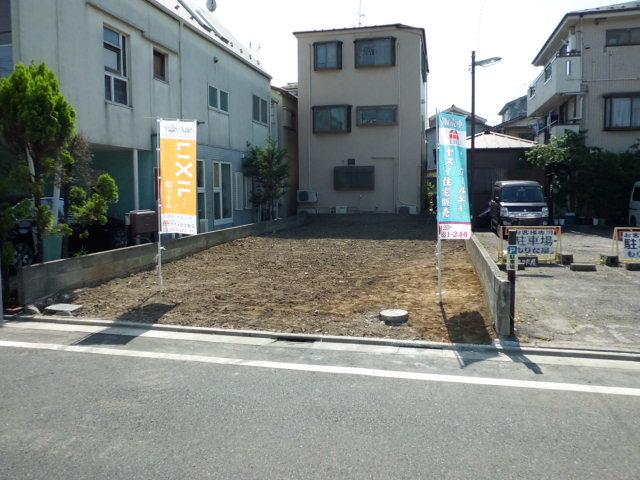 Local photos, including front road. Local (May 2013) Shooting