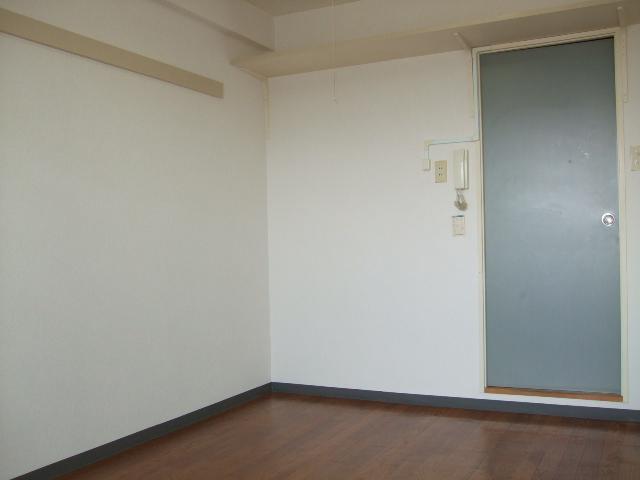 Living and room. Western-style 2