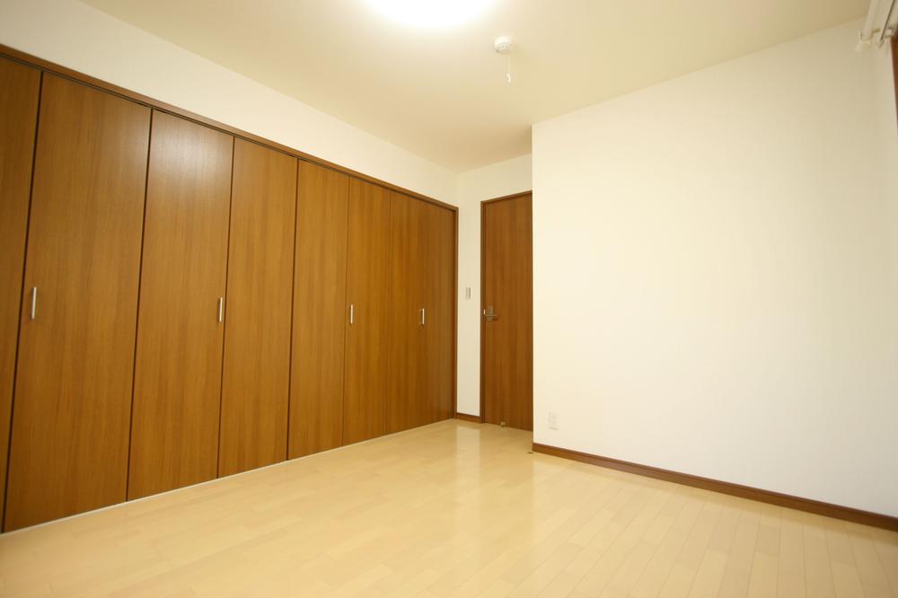 Non-living room. Our construction cases