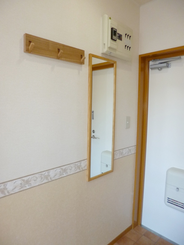 Entrance. mirror ・ With hanger