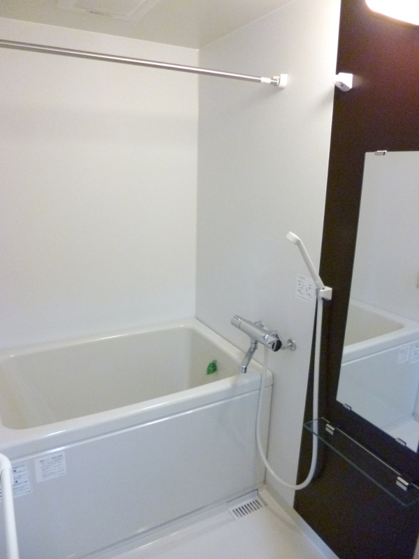 Bath. Add 炊式 hot water supply