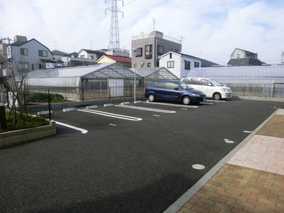 Parking lot. On-site parking (on confirmation)