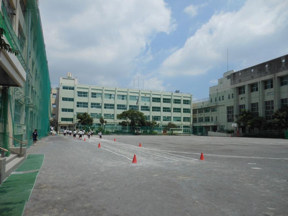 Junior high school. 795m to Edogawa Ward Kasai Junior High School
