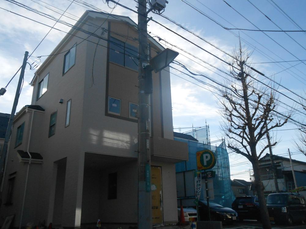 Local appearance photo. Local (12 May 2013) shooting C, was taken to the D Building scaffolding.