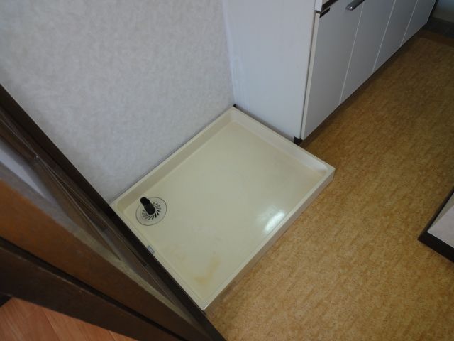 Other room space. Popular Indoor Laundry Area