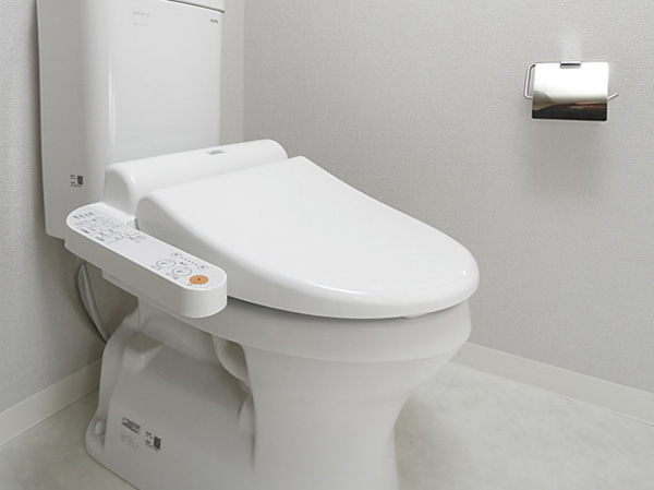 Bathing-wash room.  [Washlet toilet] Water-saving ・ Equipped with a toilet with hot water cleaning function which was also consideration to a power-saving. Heating toilet seat, Also substantial comfortable performance such as deodorizing function.