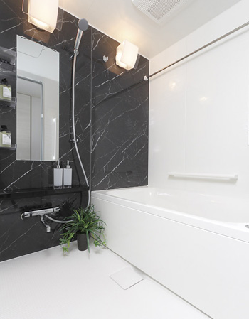 Bathing-wash room.  [Bathroom] To lower the height of the crossing to the bathtub, Is also easy-to-use specifications in the safer of the small children and the elderly.