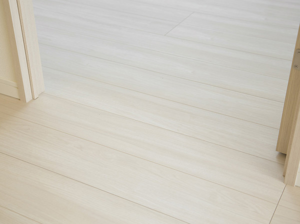 Other.  [Flat Floor] Because the difference in level of less flat floor design, Walking worry of small children and the elderly. It was considerate of the fall by stumbling. (Same specifications)