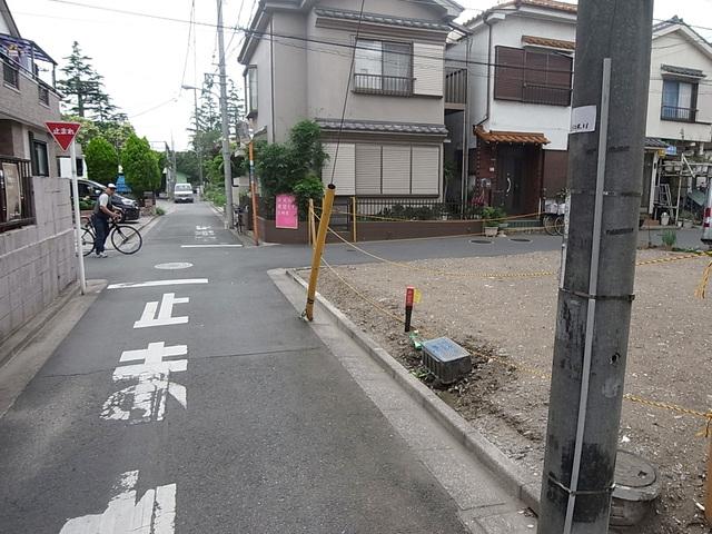 Local photos, including front road. It is a quiet residential area